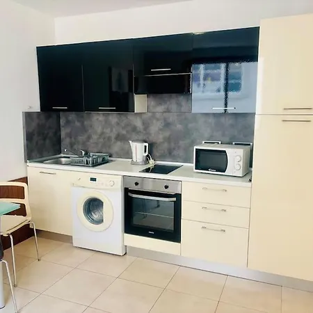 One Bedroom 10 Min Walk To The Appartement