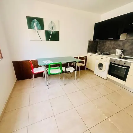One Bedroom 10 Min Walk To The * سليمة