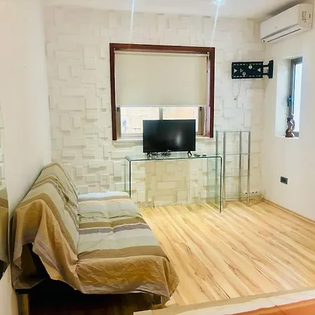 One Bedroom 10 Min Walk To The Appartement